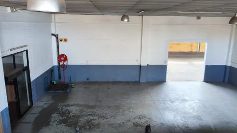 Industrial-warehouse-To-Let-in-Benrose (11)